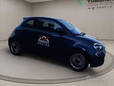 Usata Fiat 500e Icon 86 kW (118 CV) 2022 Ocean green Berlina