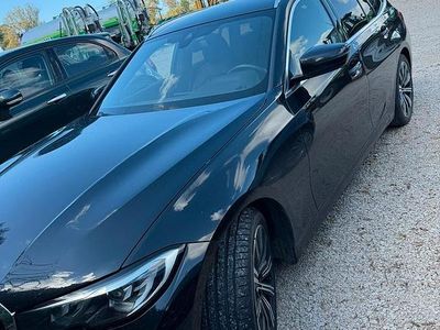 Nero Usata 2020 BMW 318 Luxury Line Station wagon | 23.000 € (Buon prezzo)