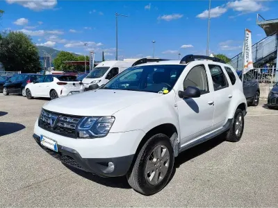 Usata Dacia Duster Lauréate 115 CV (84 kW) 2017 Bianco SUV