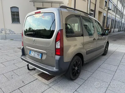 Usata Peugeot Partner Tepee Outdoor 99 CV (72 kW) 2015 Giallo Monovolume