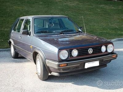 Begagnad VW Golf II 1988 Blå Halvkombi