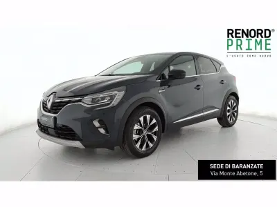 Usata Renault Captur Techno 143 CV (105 kW) 2023 Blu marino SUV