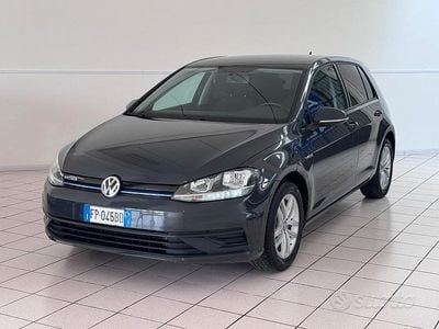 Usata VW Golf Trendline 110 CV (80 kW) 2018 Grigio Berlina