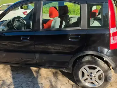 Usata Fiat Panda 4x4 Climbing 69 CV (50 kW) 2005 Nero Utilitaria