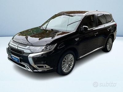 Usata Mitsubishi Outlander P-HEV 224 CV (164 kW) 2020 Nero SUV