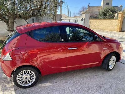 Usata Lancia Ypsilon Gold 69 CV (50 kW) 2013 Rosso Utilitaria
