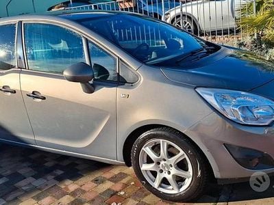 Usata Opel Meriva Cosmo 130 CV (95 kW) 2011 Grigio Monovolume