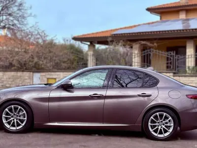Usata Alfa Romeo Giulia Super 150 CV (110 kW) 2017 Berlina