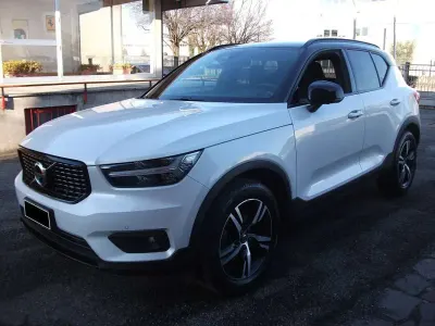 Usata Volvo XC40 R-Design 150 CV (110 kW) 2019 Bianco SUV