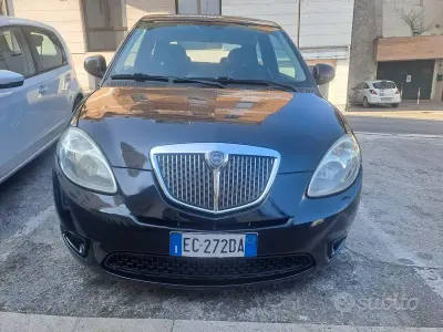 Usata Lancia Ypsilon 77 CV (56 kW) 2010 Nero Utilitaria
