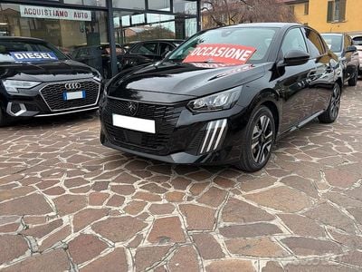 Usata Peugeot 208 Allure 101 CV (74 kW) 2025 Nero Utilitaria