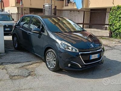 Usata Peugeot 208 Allure 82 CV (60 kW) 2016 Grigio Utilitaria