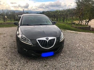 Usata Lancia Delta 120 CV (88 kW) 2010 Grigio Utilitaria