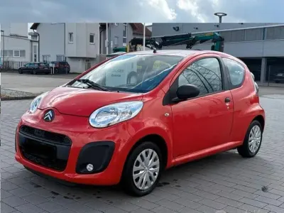 Usado Citroën C1 Seduction 68 CV (50 kW) 2013 Rojo Utilitario