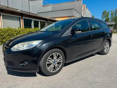 Usata Ford Focus 115 CV (84 kW) 2012 Nero Station wagon
