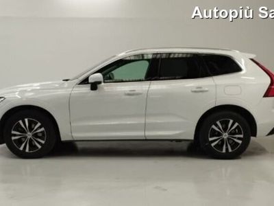 usata Volvo XC60 B4 (d) AWD Geartronic Momentum Pro del 2021 usata a Saronno