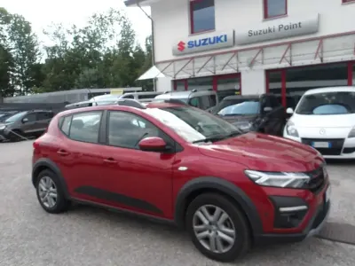 Usata Dacia Sandero Expression 101 CV (74 kW) 2022 Rosso Berlina