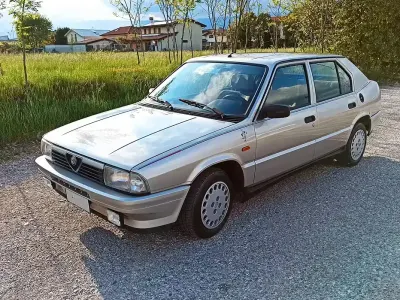Usata Alfa Romeo 33 86 CV (63 kW) 1989 Grigio Berlina