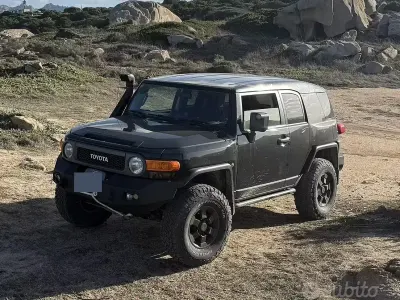 Usata Toyota FJ 238 CV (175 kW) 2009 Nero Station wagon