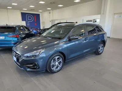 Gebraucht Hyundai i30 120 PS (88 kW) 2023 Grau Kombi