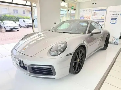Begagnad Porsche 911 Carrera 385 HK (283 kW) 2021 Silver Sportkupé