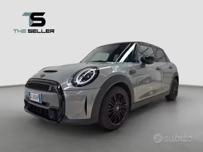 Usata Mini Cooper S Resolute Edition 178 CV (130 kW) 2022 Grigio Utilitaria