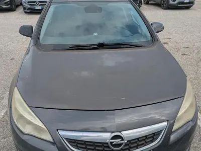 Occasion Opel Astra 110 ch (80 kW) 2011 Berline
