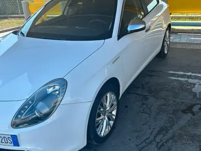 Usata Alfa Romeo Giulietta 150 CV (110 kW) 2016 Utilitaria