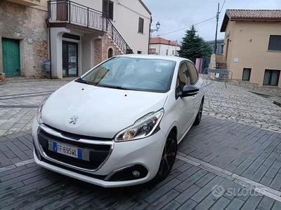 Usata Peugeot 208 2016 Bianco Utilitaria