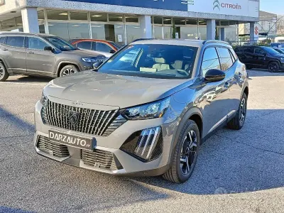 Usata Peugeot 2008 Allure 101 CV (74 kW) 2025 Grigio selenium metallizzato SUV