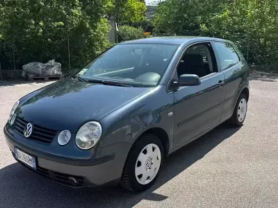 Usata VW Polo Comfortline 75 CV (55 kW) 2003 Grigio Berlina