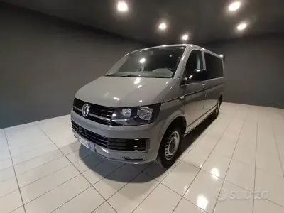 Usata VW Caravelle 150 CV (110 kW) 2019 Grigio Furgone