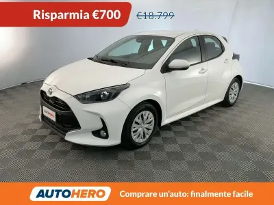Usata Toyota Yaris Active 116 CV (85 kW) 2022 Bianco Utilitaria