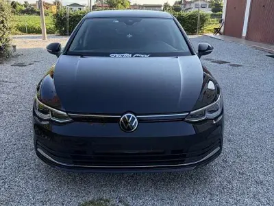 Usata VW Golf VIII Life 131 CV (96 kW) 2022 Berlina