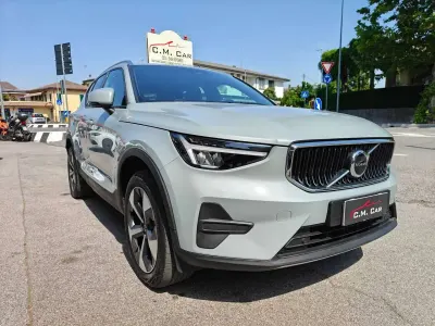 Usata Volvo XC40 Core 163 CV (119 kW) 2024 Grigio SUV