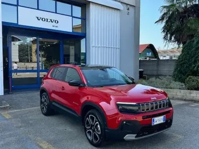 Usata Jeep Avenger Summit 101 CV (74 kW) 2024 Rosso SUV