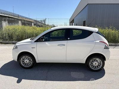 Usata Lancia Ypsilon 80 CV (58 kW) 2014 Utilitaria