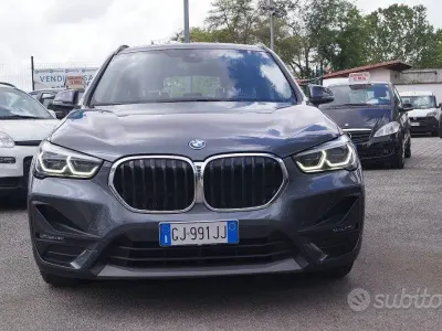 Käytetty BMW X1 Advantage 125 HP (91 kW) 2022 Harmaa Katumaasturi
