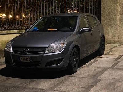 Usata Opel Astra 101 CV (74 kW) 2007 Grigio Berlina