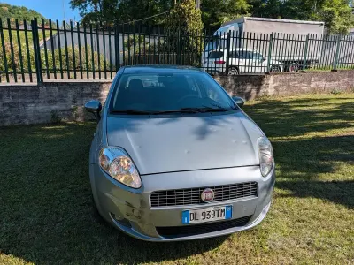 Usata Fiat Grande Punto Dynamic 77 CV (56 kW) 2008 Grigio Utilitaria