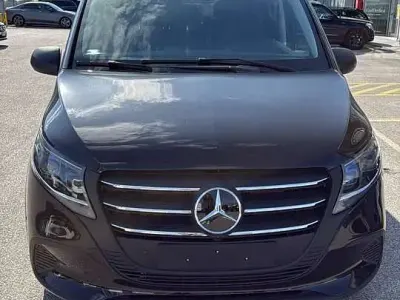Nuova Mercedes Vito 163 CV (119 kW) 2026 Nero ossidiana Furgone