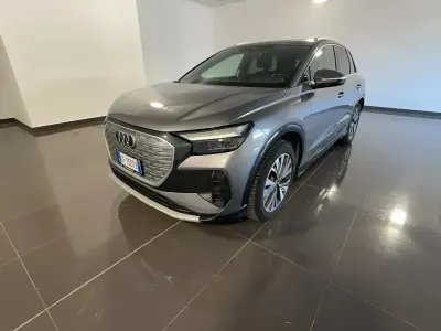 Usata Audi Q4 e-tron Advanced 69 kW (95 CV) 2021 Grigio tifone metallizzato SUV