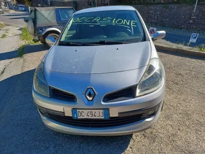 Usata Renault Clio II 75 CV (55 kW) 2006 Other Berlina