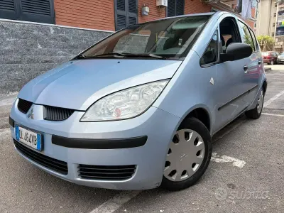 Usata Mitsubishi Colt Invite 75 CV (55 kW) 2007 Grigio Berlina