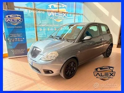 Begagnad Lancia Ypsilon 75 HK (55 kW) 2008 Grå Halvkombi