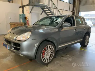 Usata Porsche Cayenne Turbo S 521 CV (383 kW) 2006 Grigio SUV