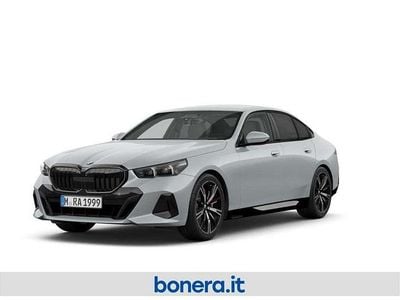 Nuova BMW 540 M Sport 303 CV (222 kW) 2026 Brooklyn grey metallic Berlina