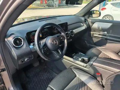 Usata Mercedes GLB180 Executive 116 CV (85 kW) 2023 Grigio SUV
