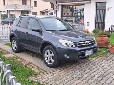 usata Toyota RAV4 RAV 4III 20082.2 d-4d Luxury 177cv