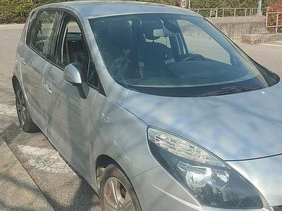 Usata Renault Scénic III 110 CV (80 kW) 2011 Grigio Monovolume